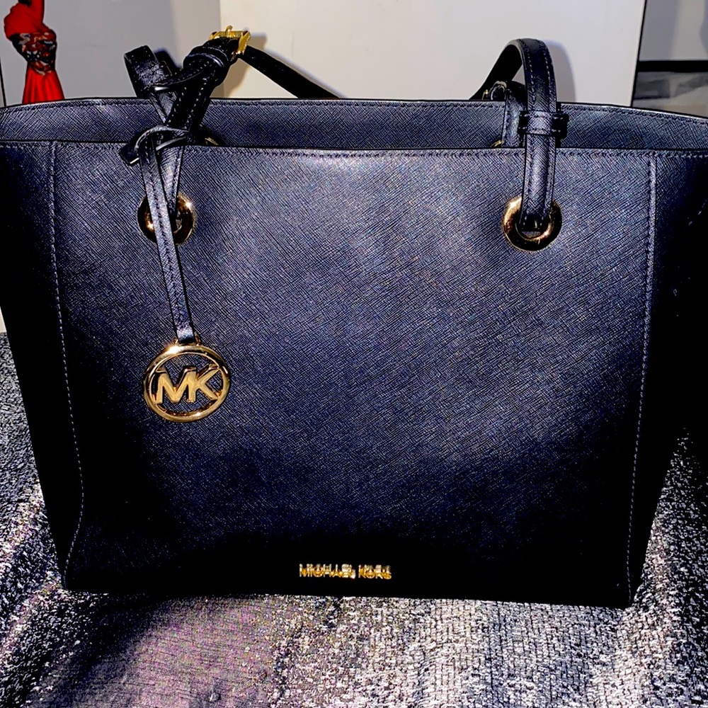 Large tote